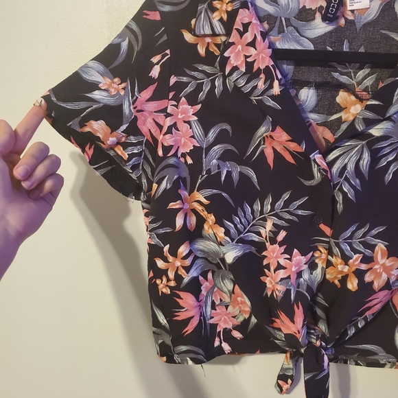 Cropped button down - Picture 2 of 4